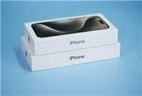 新iPhone被曝恢复赠送充电头、有线耳机 官方回应