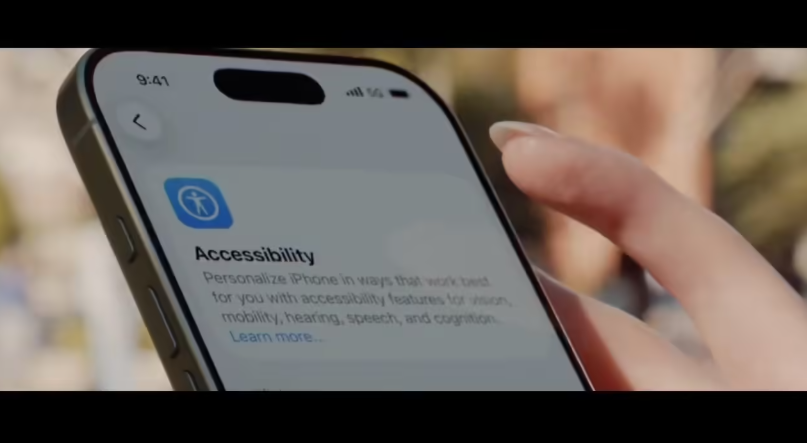 iPhone 13 怎么开启语音控制？不用手也能控制手机，残障人士辅助功能教程