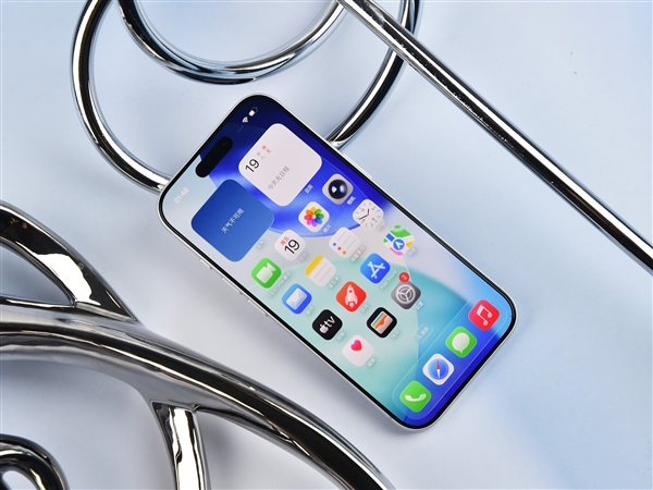 iPhone 15如何优化电池充电上限_iPhone 15电池健康保养技巧