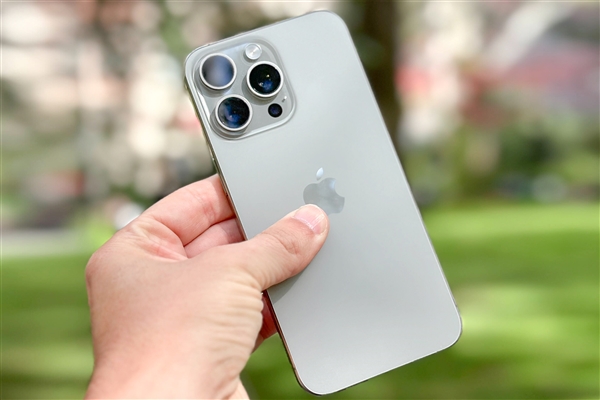 iPhone 15 Pro拍照快门延迟太明显？教你开启“优先快速拍摄”减少拍照等待感