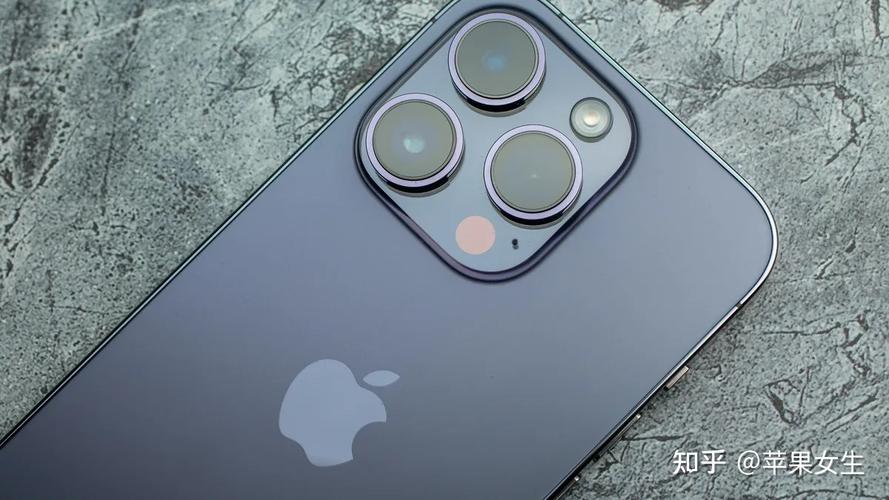 iPhone 13 Pro 怎么拍微距照片？靠近物体镜头会自动切换微距模式清晰抓取。